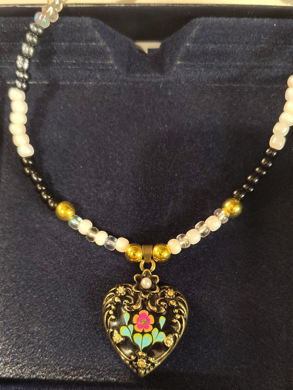 Elegant Renaissance Style Pendant Necklace With Handmade Beaded Chain
